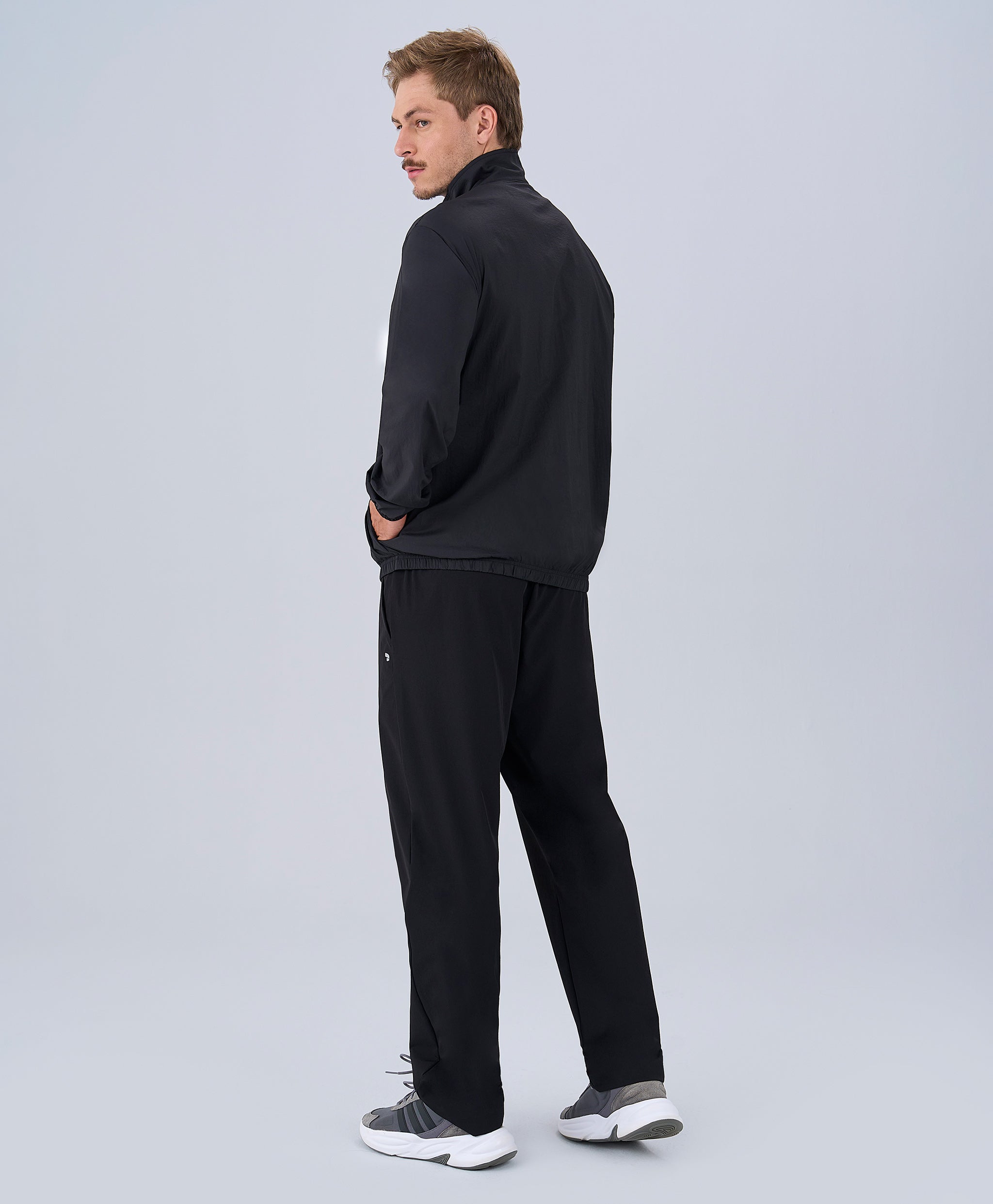 PRETO — foto 2