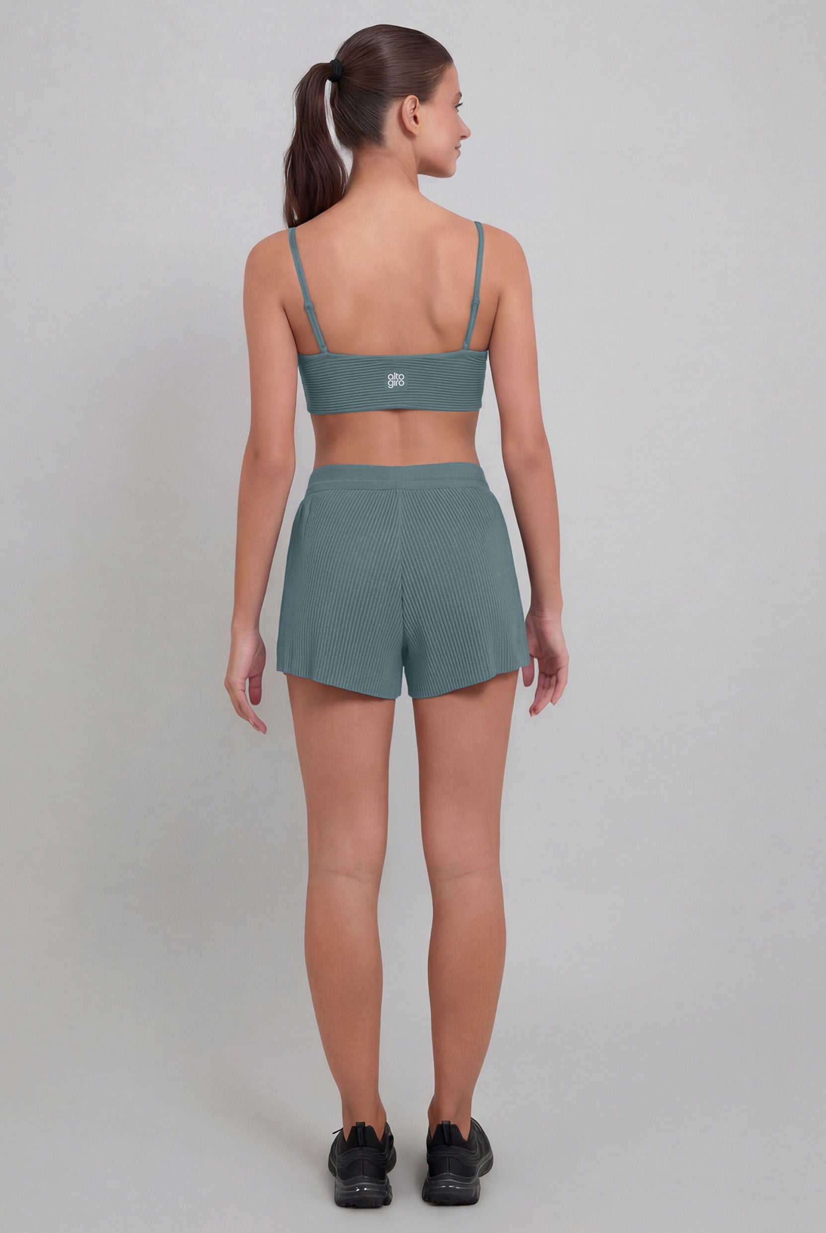 Shorts Com Plissado Alto Giro