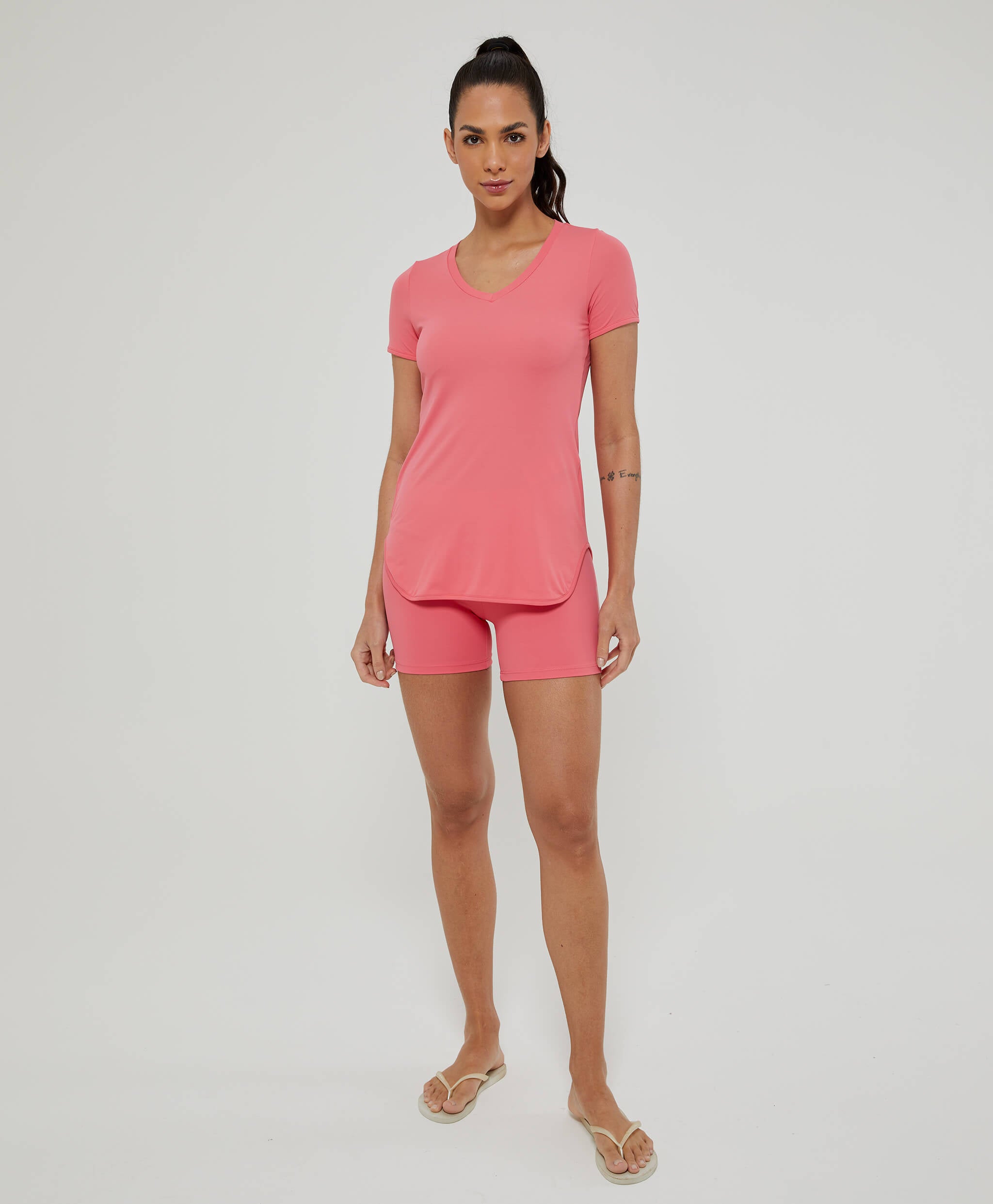 Skin Fit Elongated V-Neck T-Shirt