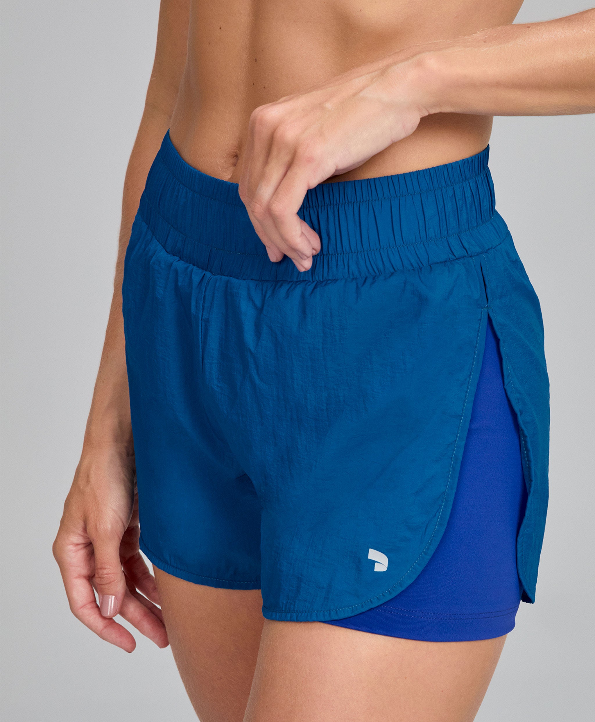 Shorts Sobreposto Eterno Abertura Lateral