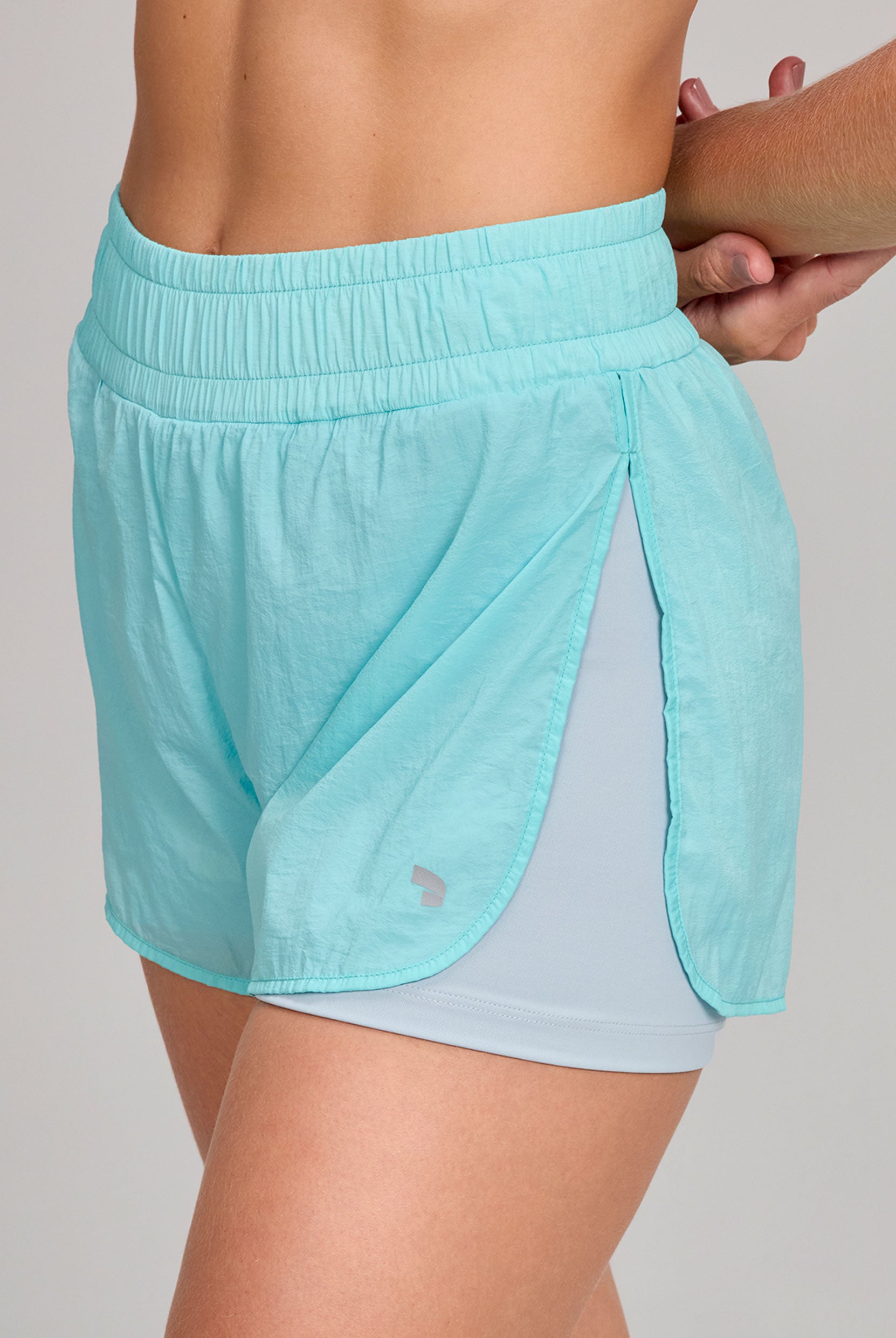 Shorts Sobreposto Eterno Abertura Lateral