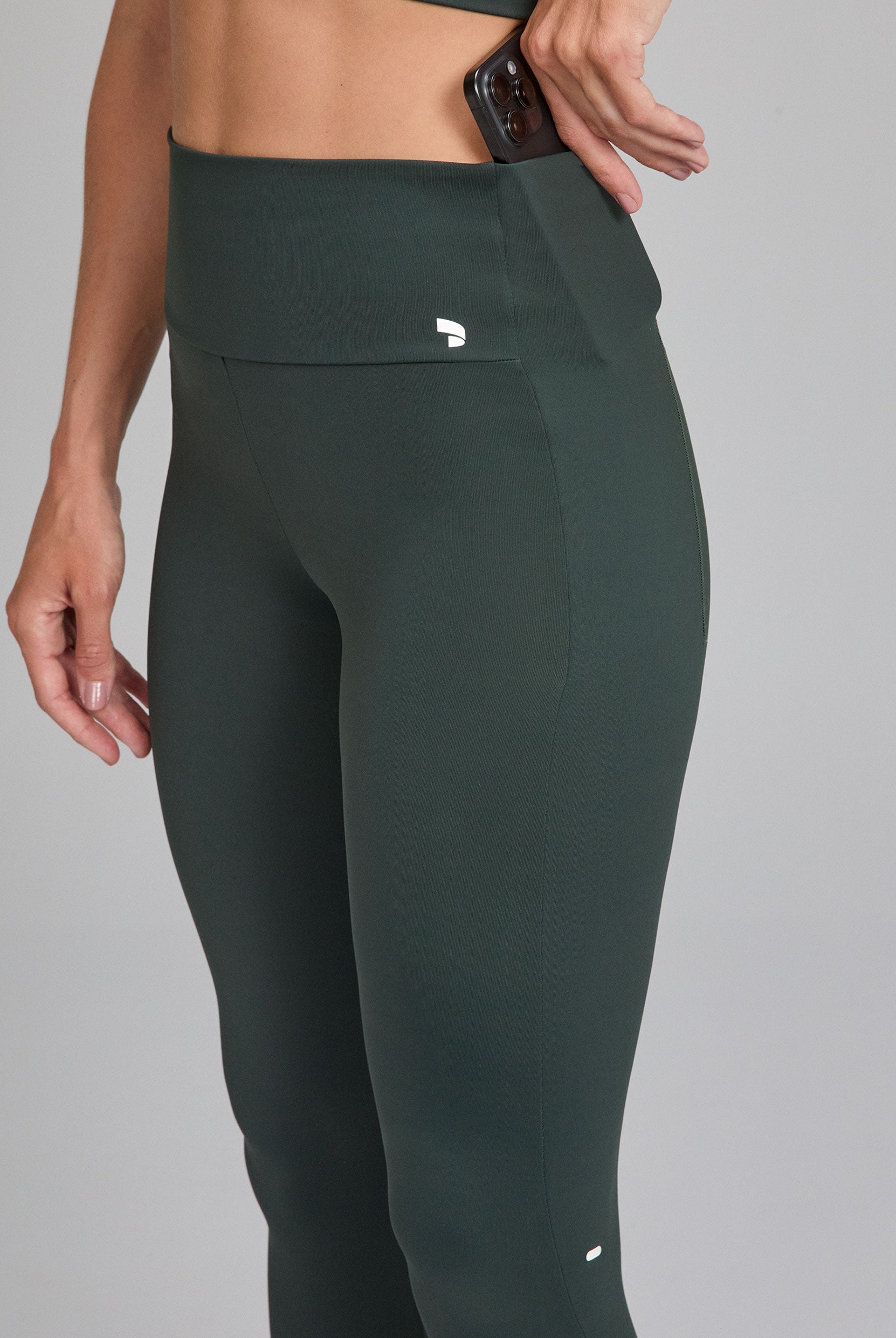 Legging Bolsos Laterais e Refletivos