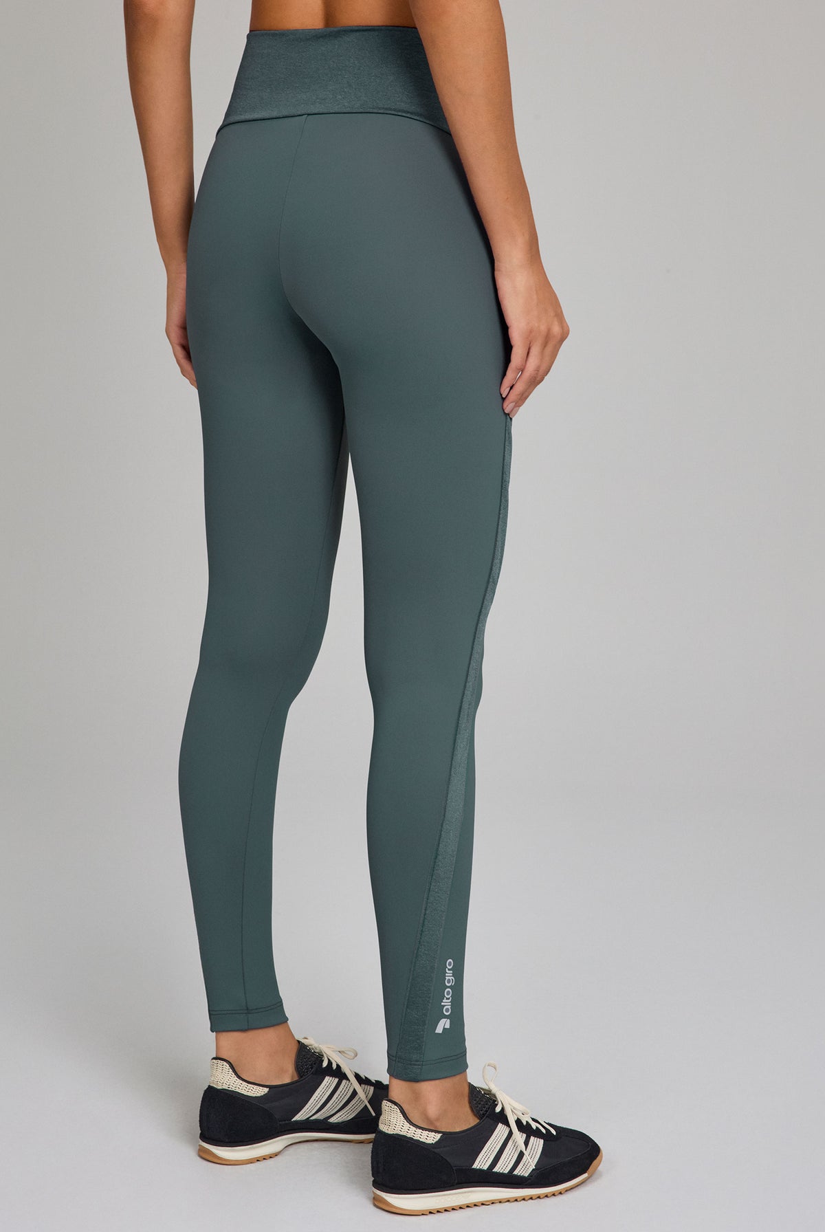 Shine Cut-out Leggings