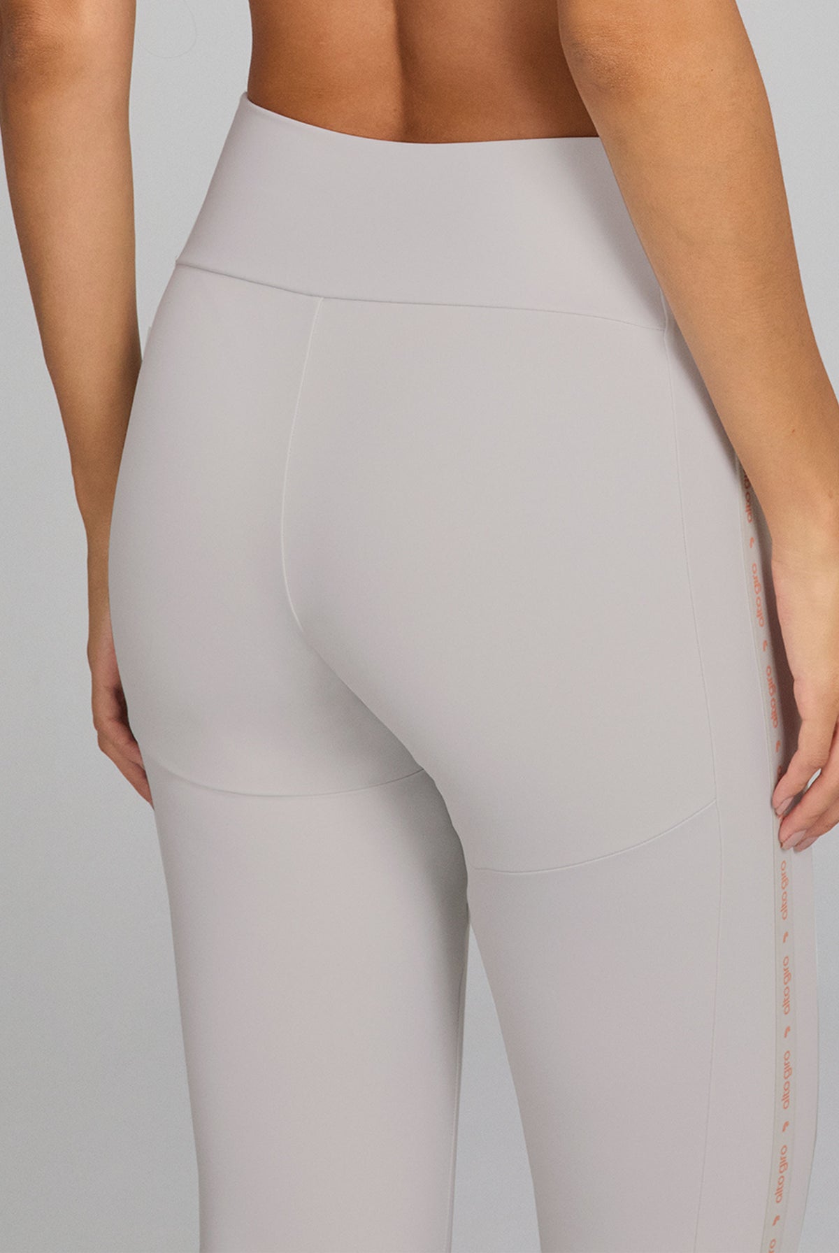 Elastic Leggings