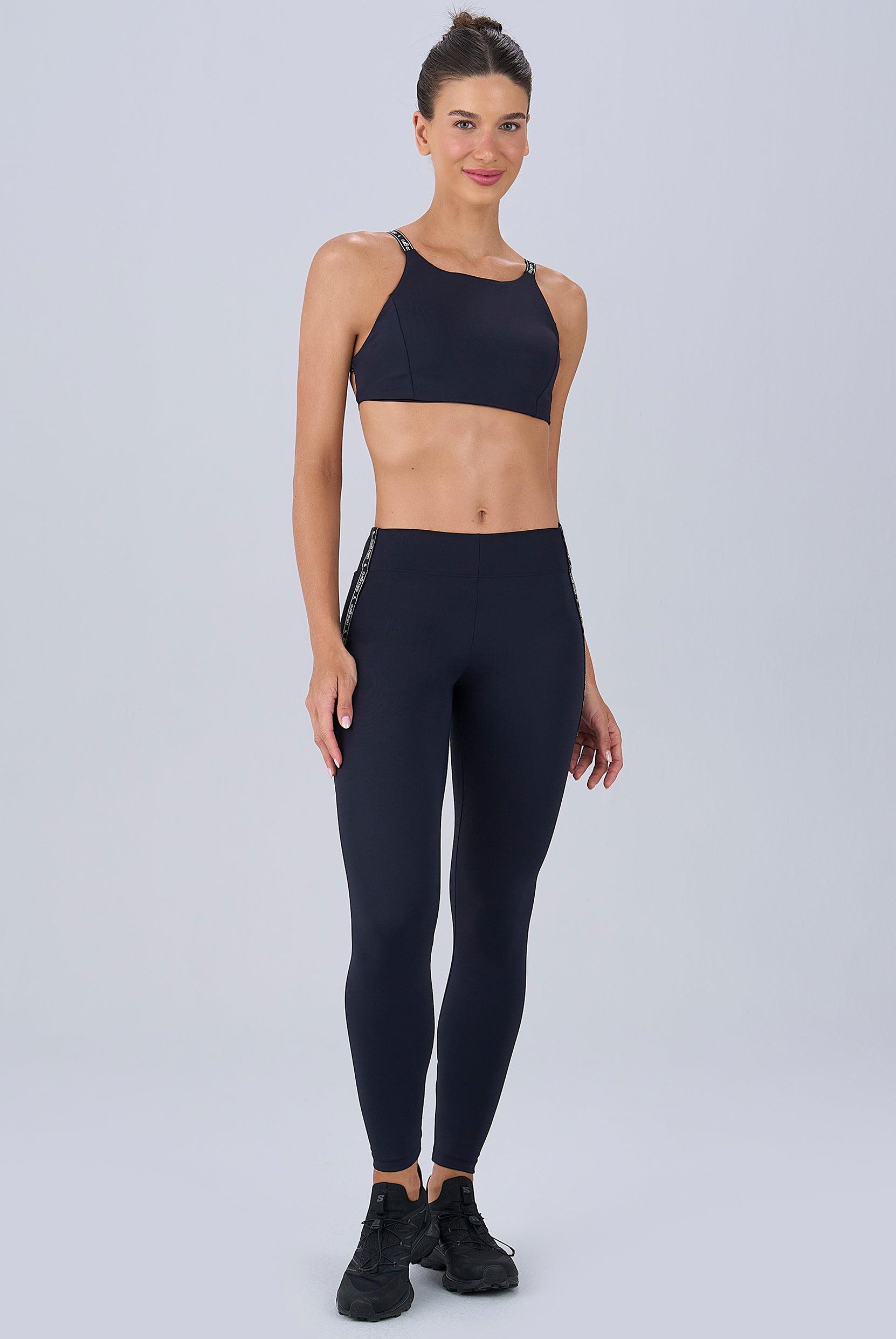 Legging Detalhe Elástico E Bolso