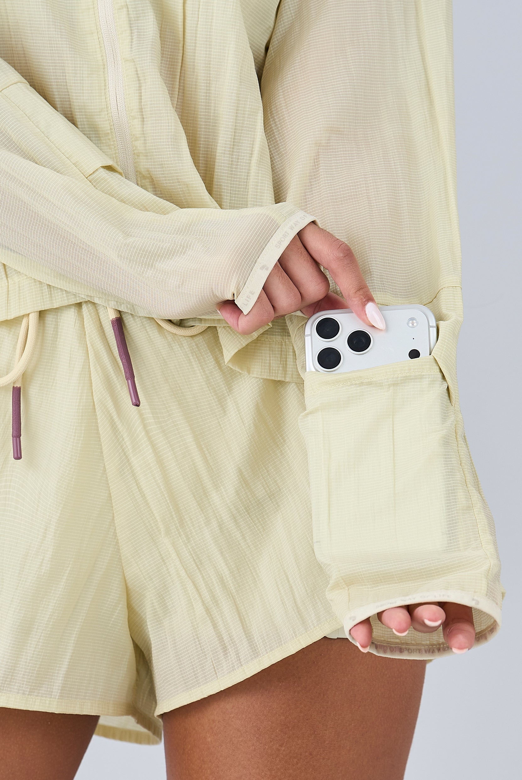 Jaqueta Bolsos Mangas e Elásticos