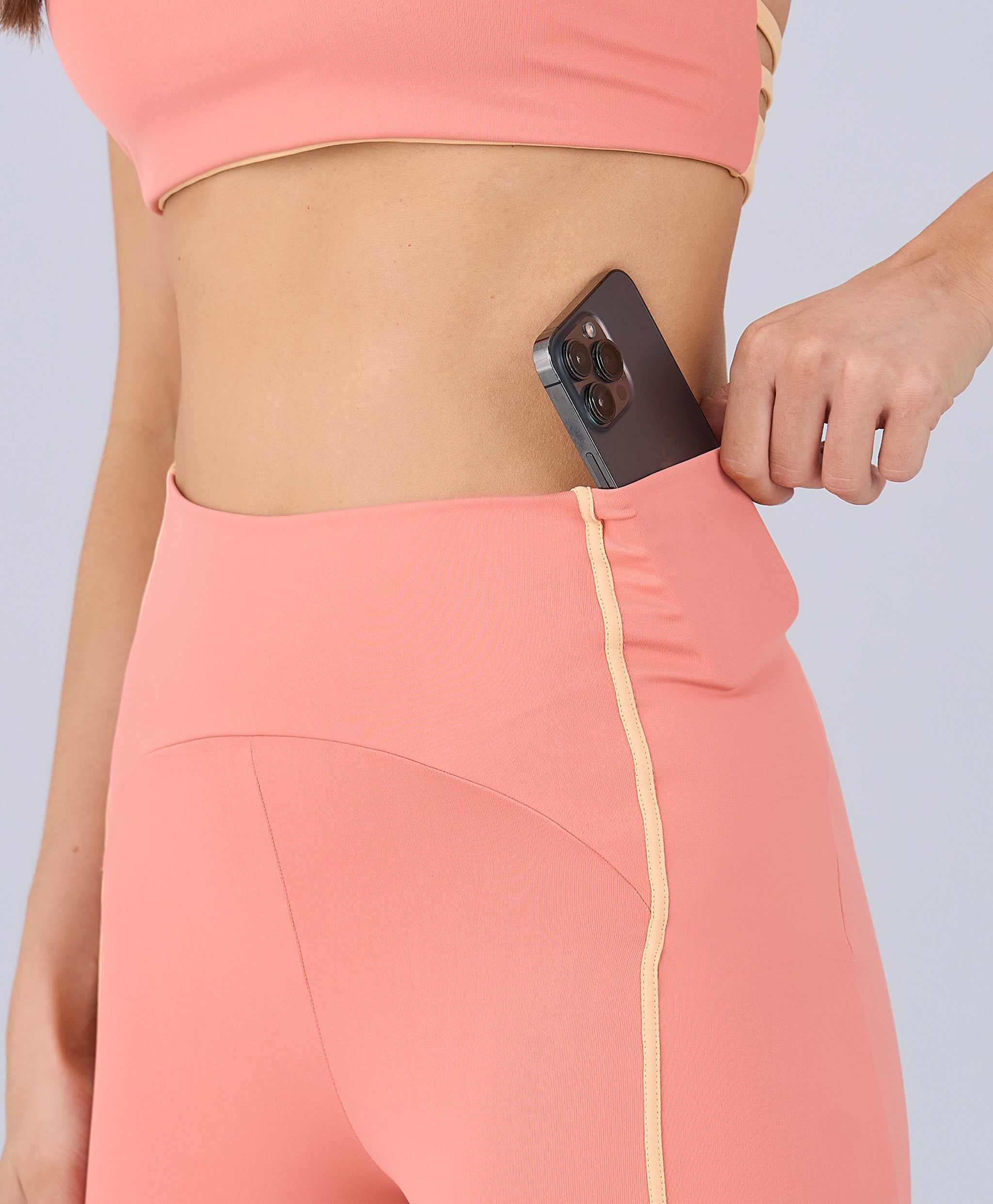 Legging Bolsos e Estampa
