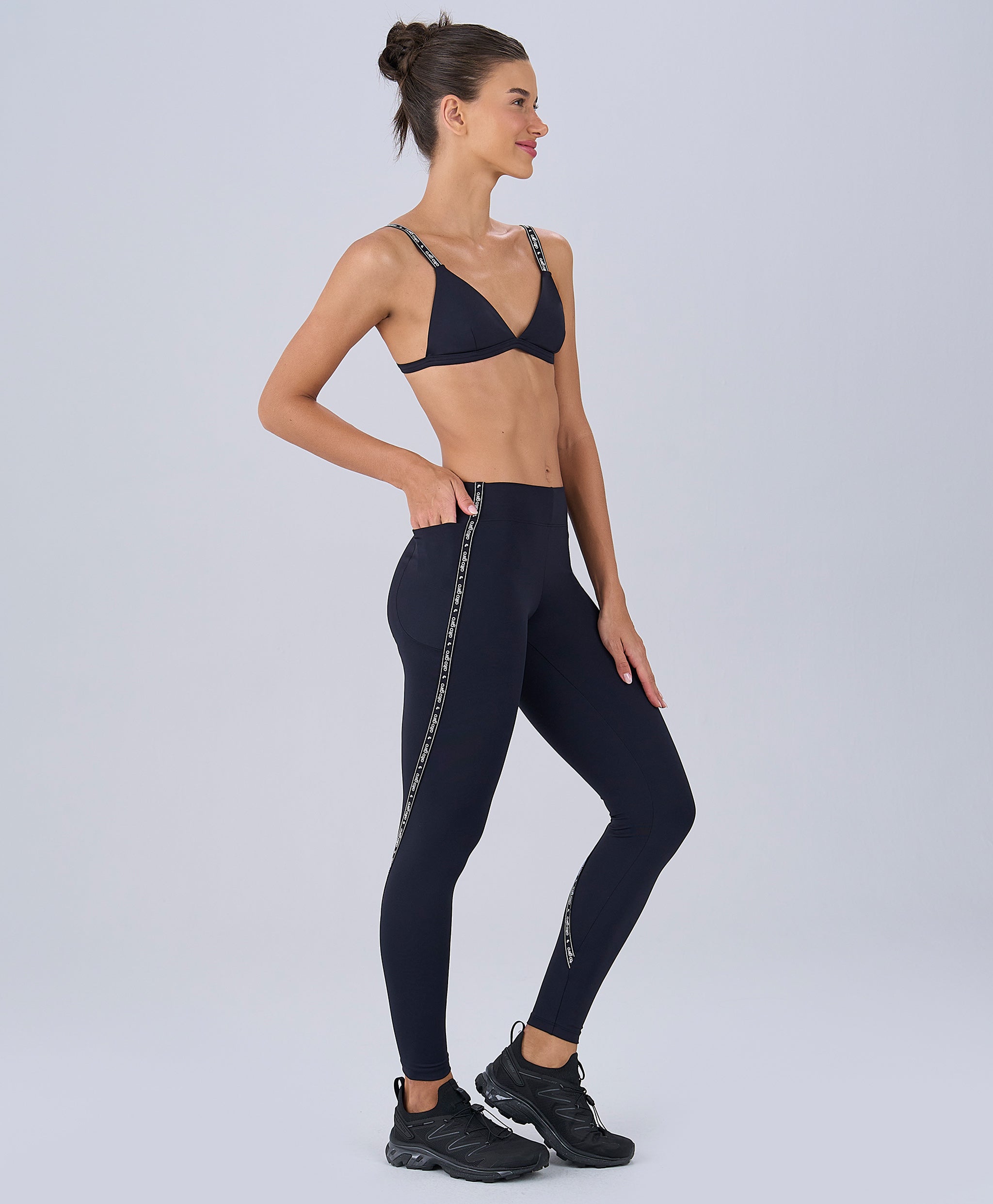 Legging Detalhe Elástico E Bolso