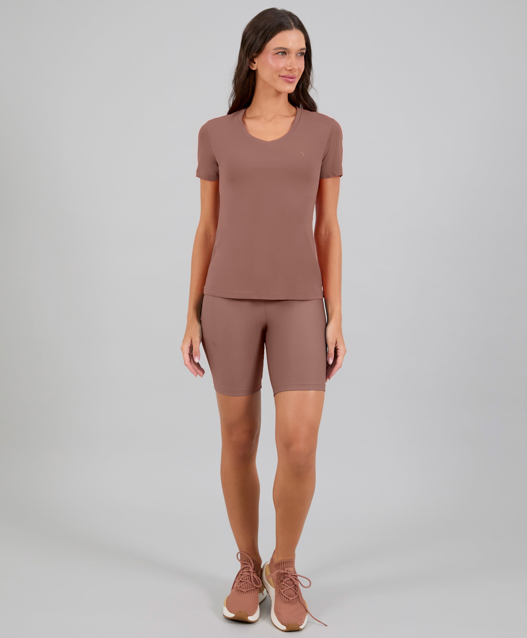 ETERNA V-NECK T-SHIRT