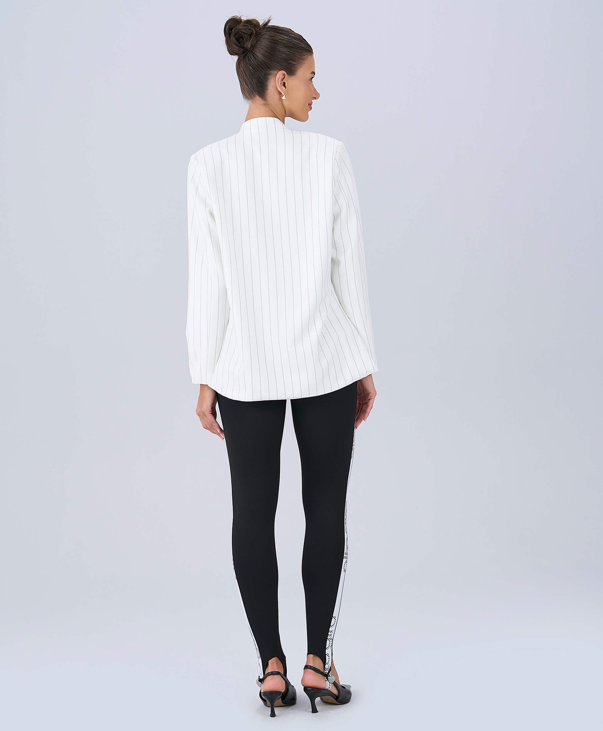 OFF WHITE — foto 2